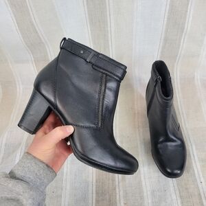 Clarks Leather Ankle Boots Booties Black‎ Size 8 Heels